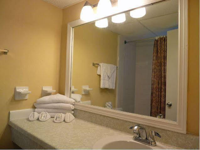 Ocean Breeze Motel Myrtle Beach Bagian luar foto